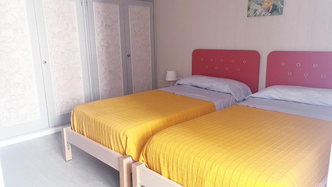 Apartamento Playa Llevant Mejor Zona Салоу Екстериор снимка
