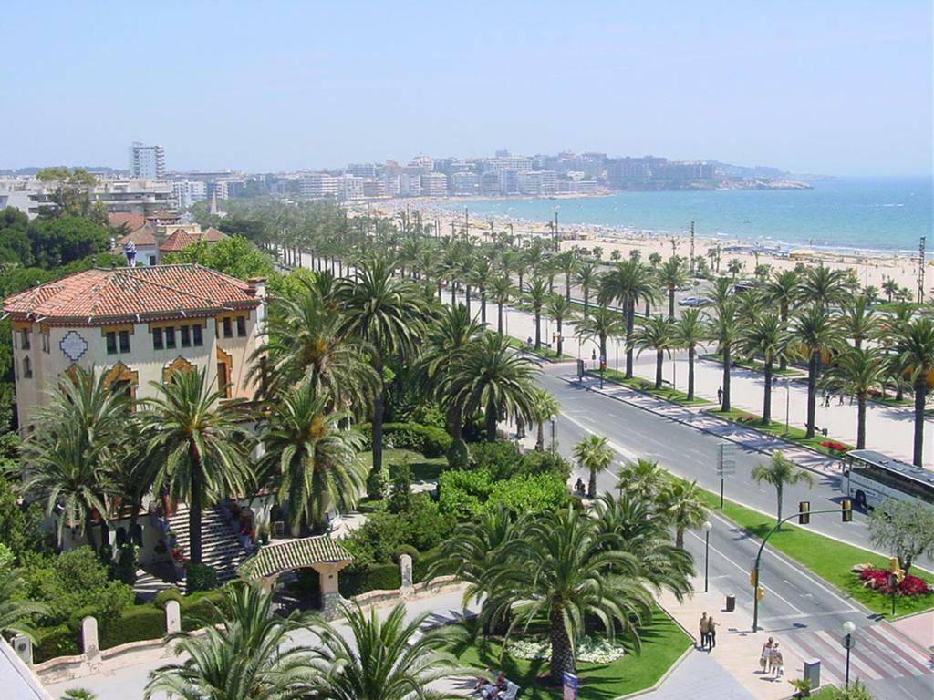 Apartamento Playa Llevant Mejor Zona Салоу Екстериор снимка